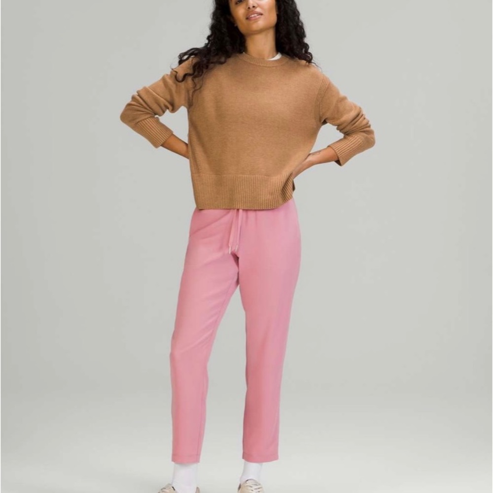 Lululemon On the Fly Mid-Rise Pant 27" *TravelWoven in Pink Taupe
